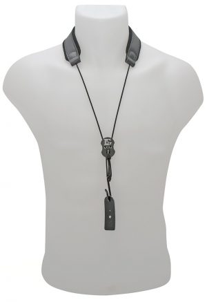 BG O30E Leder Elastisch. Von vorne um Hals von Puppe. Produktbild