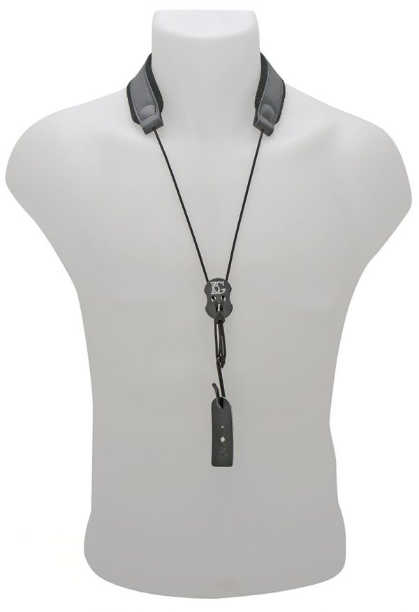 BG O30E Leder Elastisch. Von vorne um Hals von Puppe. Produktbild