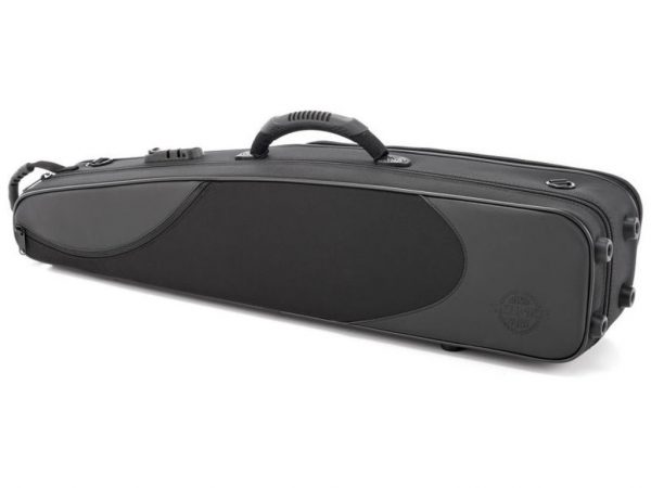 Abgebildet ist ein längliches, schwarzes Selmer Sopran Saxophon Light Etui mit einem grauen Bereich an der linken Seite und einem Tragegriff auf der Oberseite.