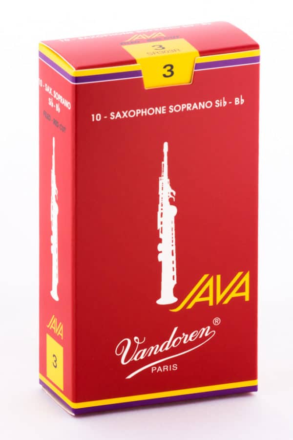 Eine rote Pappschachtel mit gelbem Rand, beschriftet mit "10 - SAXOPHONE SOPRANO SIb - Bb", zeigt eine weiße Abbildung eines Saxophons und den Schriftzug "JAVA Vandoren PARIS".