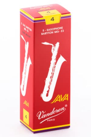 Die rote Kartonverpackung für fünf Bariton-Saxophonblätter der Marke Vandoren Paris, Serie Java, Stärke 4, zeigt eine Abbildung eines Saxophons.