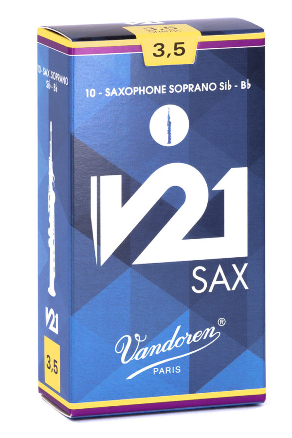 Eine blau-gelbe Verpackung für zehn Vandoren V21 Saxophonblätter für Sopransaxophon in der Stärke 3,5 steht vor einem weißen Hintergrund.