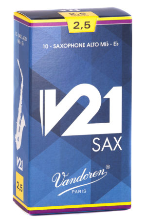 Eine blau-gelbe Verpackung für 10 Saxophonblätter der Stärke 2,5 für ein Altsaxophon der Marke Vandoren V21 ist zu sehen.