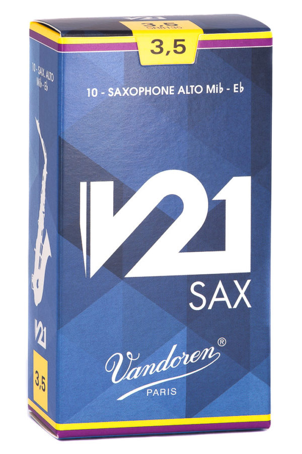 Eine längliche, rechteckige, blau-gelbe Schachtel mit der Aufschrift "V21 SAX" und dem Vandoren-Logo, die 10 Blätter für ein Altsaxophon in der Stärke 3,5 enthält, steht auf weißem Hintergrund.