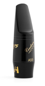 Das Bild zeigt ein schwarzes Vandoren Altsaxmundstück V5 A55 mit goldener Beschriftung.