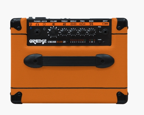 Ein orangefarbener Orange Crush Bass 25 Bassverstärker ist vor einem weißen Hintergrund abgebildet, mit Bedienelementen und einem Tragegriff auf der Vorderseite.