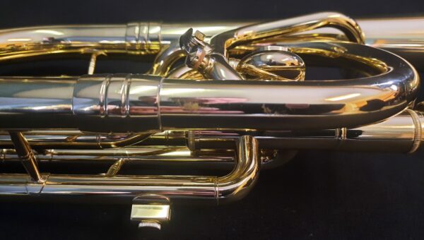 Yamaha Eb- Althorn YAH 803 lackiert - Abverkauf Detail mit minimalen Lackfehler Produktbild