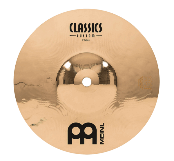 Das Bild zeigt ein goldenes Meinl Classics Custom 8" Splash Becken mit den Aufschriften "CLASSICS CUSTOM" und dem Meinl-Logo auf einem weißen Hintergrund.