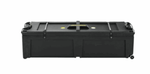 Abgebildet ist ein schwarzer Hardcase HN48W Hardwarekoffer mit Rollen vor einem weissen Hintergrund.
