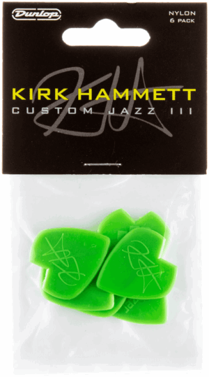 Das Bild zeigt eine Verpackungseinheit mit sechs grünen Dunlop Kirk Hammett Jazz III Plektren aus Nylon.