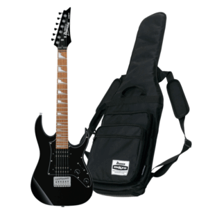 Eine kompakte, schwarze Ibanez miKro E-Gitarre mit hellem Griffbrett und eine schwarze Gitarrentasche werden gezeigt.