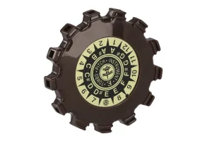 Eine braune, kreisförmige GEWA Stimmpfeife für chromatisches Stimmen mit zwölf Löchern und einer cremefarbenen Skala mit Tonbezeichnungen und Zahlen ist vor einem weißen Hintergrund abgebildet.