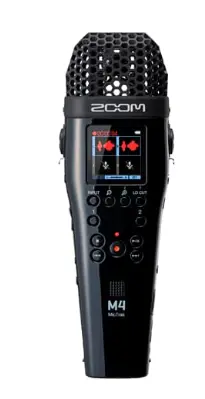 Das Bild zeigt ein schwarzes, schlankes Zoom M4 MicTrak Mikrofon mit einem Gitterkopf, einem Display, mehreren Knöpfen und der Aufschrift "M4 MicTrak".