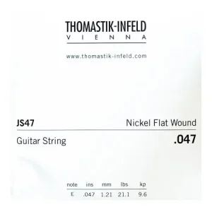 Das Bild zeigt eine weiße Verpackung für eine Thomastik JS47 Single .047 Nickel Flat Wound Gitarrensaite E mit schwarzer Schrift des Herstellers und der Saiteninformationen.