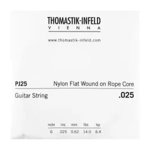 Eine Produktverpackung von Thomastik-Infeld in Weiß zeigt Informationen zur PJ25 Single .025 Nylon Flat Wound On Rope Core Gitarrensaite G, einschließlich des Firmenlogos, der Saitenstärke und technischer Details.